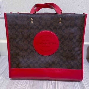 Coach Dempsey Tote bag 40 Signature Jacquard patch